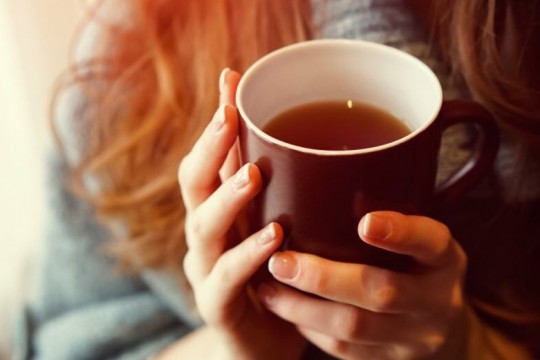 Ceaiul care reduce tusea, răceala și febra