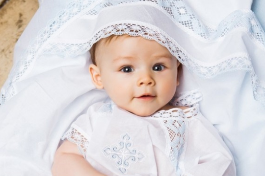 6 idei de cadouri la botezul unui bebeluș