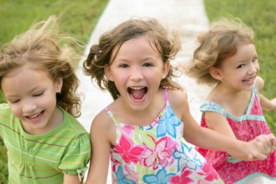 6 sfaturi de la Harvard despre cum să creşti un copil fericit