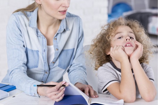 Cum recunoști dacă ai un copil cu deficit de atenție