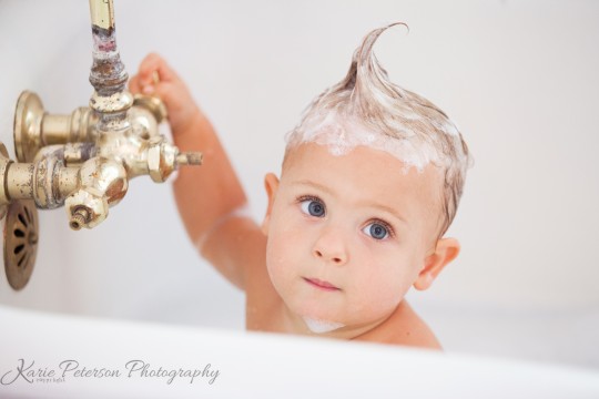 Atenție la șampoanele pentru bebeluși și copii. Vezi ce a descoperit APC din România