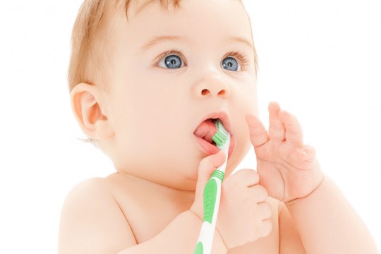 1 din 4 copii prezintă cel puţin o carie la dinții de lapte. Metode de prevenire