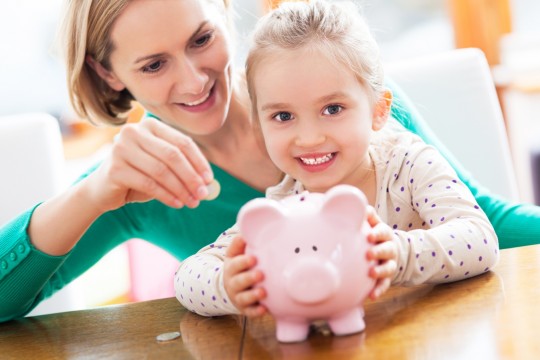 Educaţia financiară a copilului începe de acasă