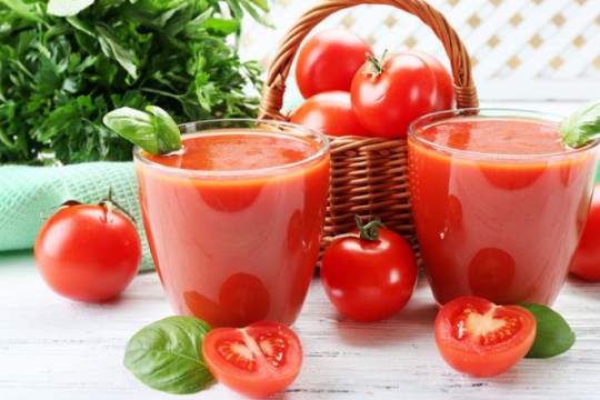 Sucul de roşii – o comoară de vitamine, care ne protejează inclusiv de cancer