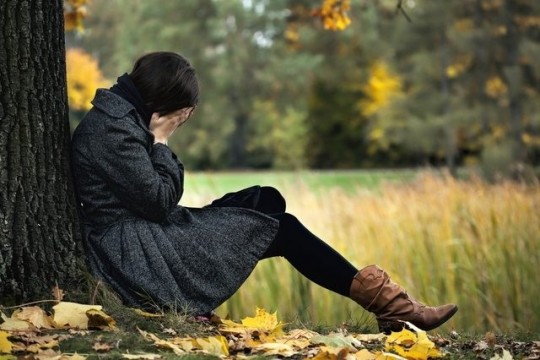 Psiholog despre astenia de toamnă: Hormonul fericirii scade, iar „lenea de sezon” trebuie tratată cu înțelegere