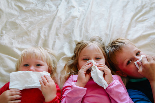 Cum ne putem proteja copilul de virozele respiratorii – sfatul medicului