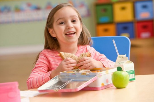 Eveniment: Cum îi hrănim pe copii în timpul școlii
