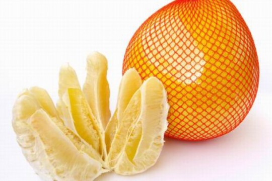 Pomelo: beneficiile celui mai mare fruct citric
