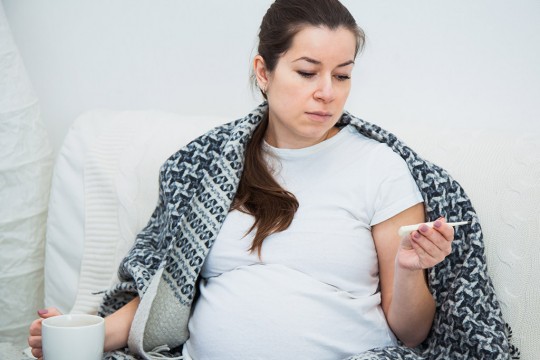 Studiu: Legătura dintre febra din timpul sarcinii și autismul la copii