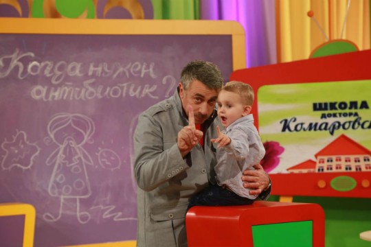 Evgheni  Komarovskiy vorbește despre spălăturile nazale cu săpun aplicate copilului