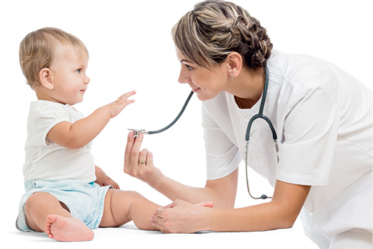 3 medici pediatri, care sunt și mămici, dezvăluie ce fac când copilul lor este răcit