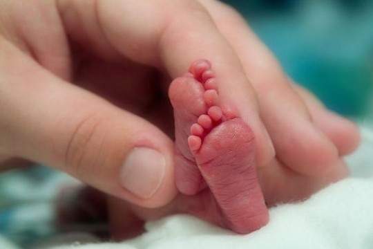 Povestea unei nașteri premature: Am plecat acasă după 3 săptămâni, fără copil, cu o tăietură pe burtă și cu viața distrusă
