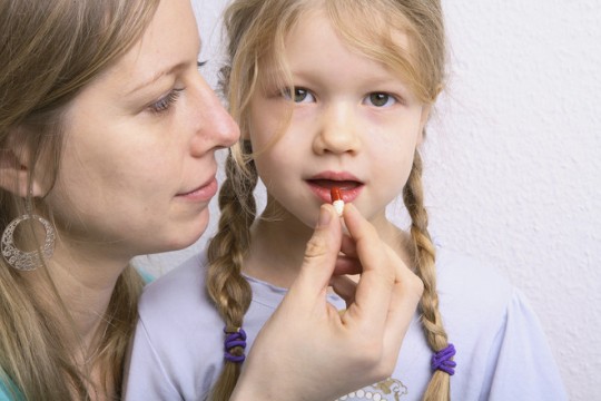 Pericolul la care se expun copiii și maturii care iau frecvent antibiotice