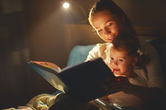 Studiu: Copiii cărora li se citește înainte de grădiniță sunt pregătiți mai bine pentru școală