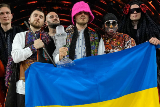 Trupa ucraineană care a câștigat Eurovisionul va scoate la licitație trofeul