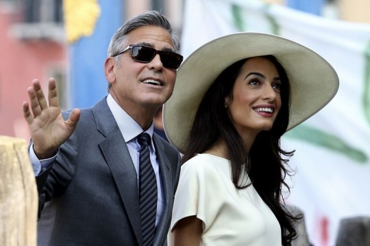 Cât a costat și în ce condiții au venit pe lume gemenii actorului George Clooney