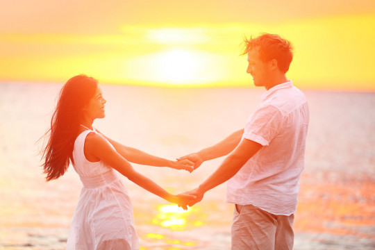 8 semne că partenerul te iubește, chiar dacă nu îți spune acest lucru