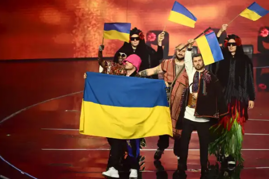 Câștigătorii eurovision s-au întors în Ucraina pentru a lupta. Imaginii emoționante cu Oleg Psiuk