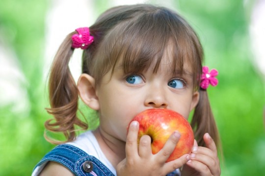 Află care sunt cele 5 școli și grădinițe ce vor avea în meniu mere proaspete