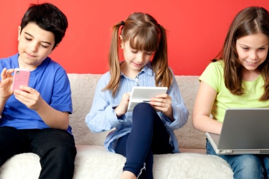 Experiment: Ce se întâmplă când copiii nu au acces la Internet o zi întreagă