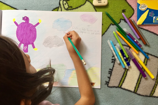 Limbajul culorilor: Ce semnifică fiecare culoare din desenele copiilor