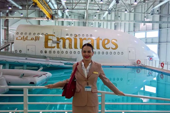 O zi din viața moldovencei stewardesă la cea mai mare companie de zbor din Orientul Mijlociu