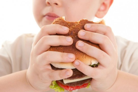 Ce efecte devastatoare are obezitatea la copii