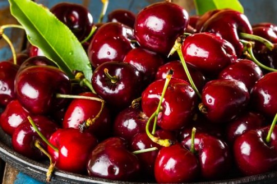 Mihaela Bilic avertizează: Cireșele îngrașă teribil! Topul fructelor care aduc kilograme în plus
