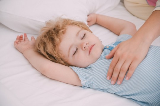 17 cauze posibile de ce copilul nu doarme