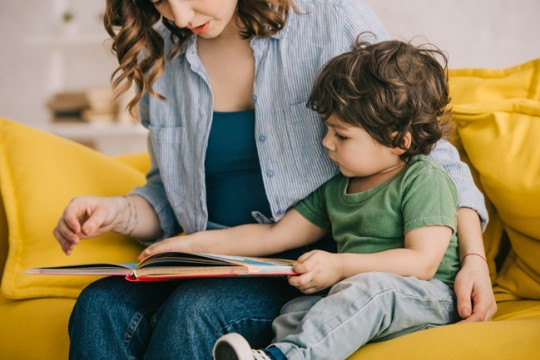 Este copilul tău pregătit să învețe să citească? Ce risc există, dacă începe prea devreme?
