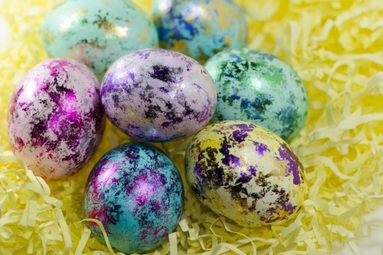 Ouă marmorate de Paște – ai nevoie doar de 3 ingrediente