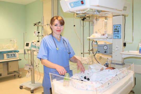 Îngrijirea nou-născutului acasă: Sfaturile neonatologului pentru proaspeții părinți