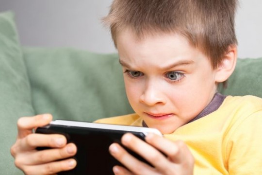 Ce efecte au telefoanele mobile asupra copiilor
