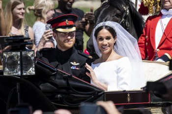 Rochia de mireasă aleasă de Meghan Markle este cea mai populară rochie a deceniului