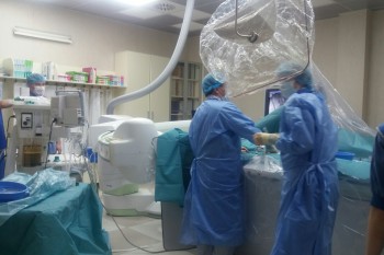 În direct din sala de operație: Copii cu malformații cardiace congenitale vor primi șansa la o viață mai bună