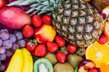 Fructele care te îngrașă mai mult decât dulciurile și prăjiturile. Medic: „Există patru fructe pe care le interzic..”