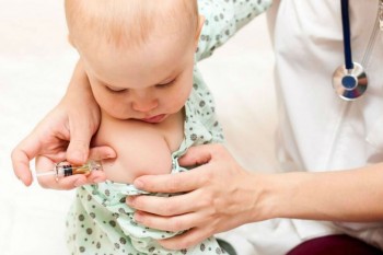 În Australia, părinții sunt lipsiți de indemnizația lunară dacă nu-și vaccinează copiii