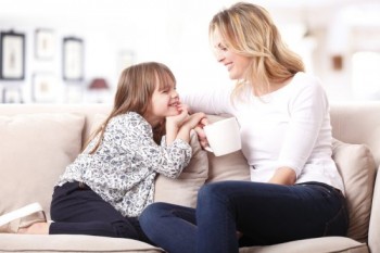 Educaţia pozitivă a copiilor – 5 sfaturi ale psihologului în ajutorul părinţilor