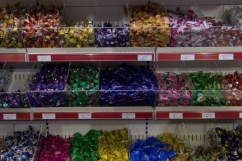 Mai multe sortimente de bomboane autohtone au fost retrase de la comercializare. Ce au constatat inspectorii ANSA