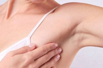 Deodorantul natural pe bază de salvie care reduce transpirația și elimină mirosul neplăcut