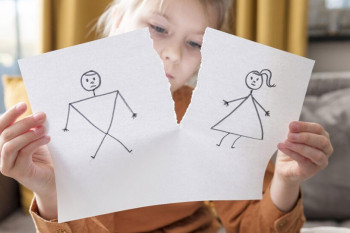 Cum să sprijini copilul în procesul divorțului – recomandări de la psihologul Irina Jereghi