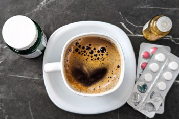 Pericolul ascuns: De ce nu trebuie să combini paracetamolul cu cafeaua