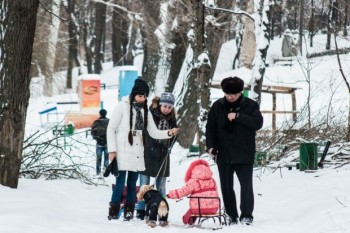 Ciocolată fierbinte, vată dulce și baloanele gratuite pentru toți vizitatorii Parcului Valea Trandafirilor