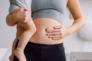 Cum redai fermitatea pielii după naștere: metode eficiente de acasă