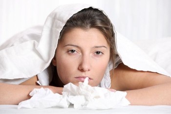 Soluții naturale puternice care ne feresc de răceală și gripă