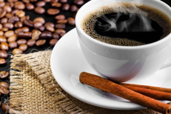 Beneficiile pe care le are cafeaua la vârste înaintate. Câte cești poți bea zilnic