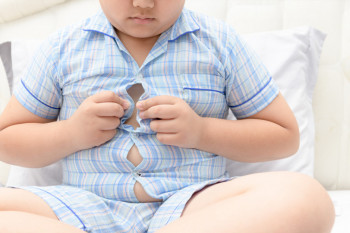 Otrava ascunsă din farfuria copiilor: Substanțe care favorizează obezitatea infantilă, chiar și în alimentele sănătoase