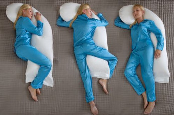 Cum îți influențează poziția de somn sănătatea și aspectul fizic. Află cum este bine să dormi