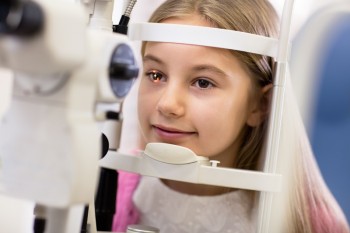 Medic oftalmolog despre patologia oculară la copii