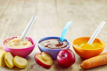 Medic nutriționist: Mâncarea se mănâncă cu lingura, nu se bea cu paiul!